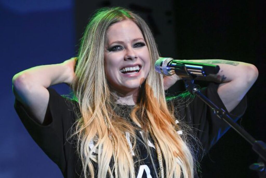 Avril Lavigne habla sobre su nuevo material
