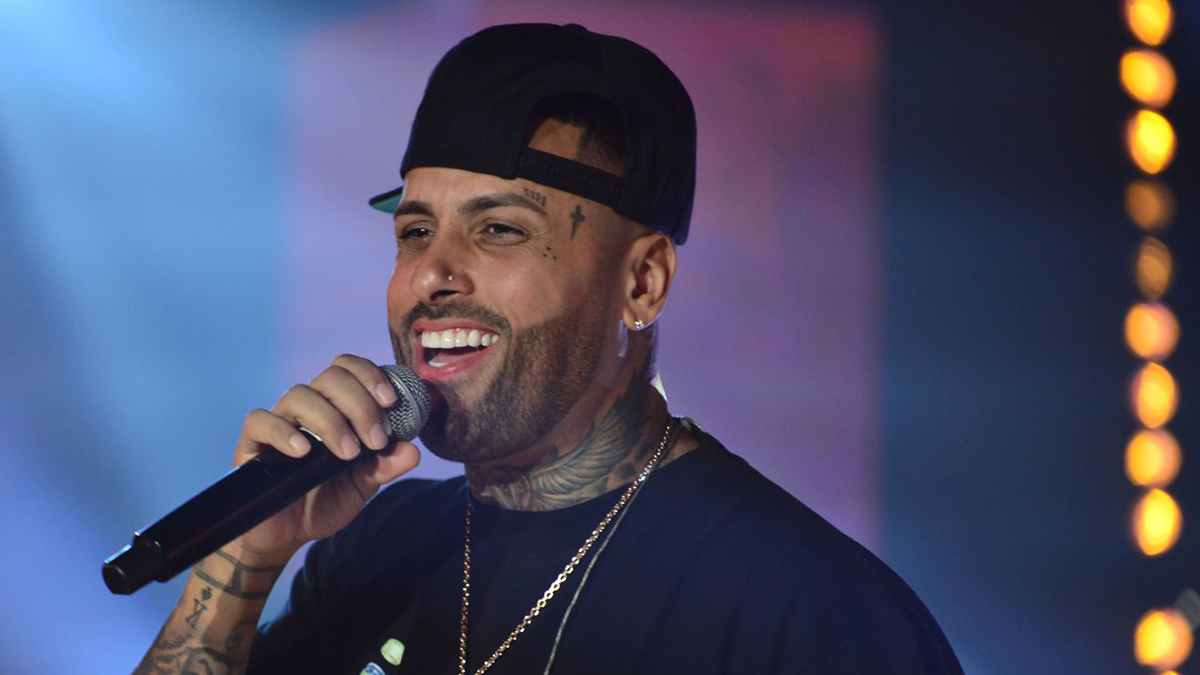 Nicky Jam regala Lamborghini a su novia para Navidad