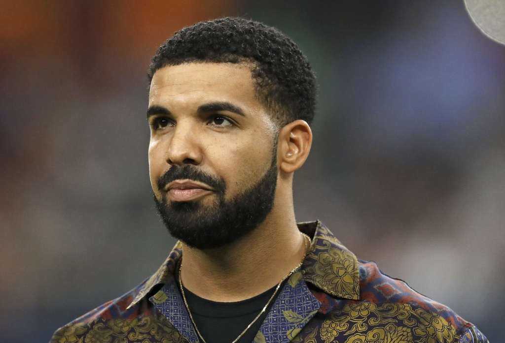 Drake desiste de sus nominaciones a los Grammy 2022